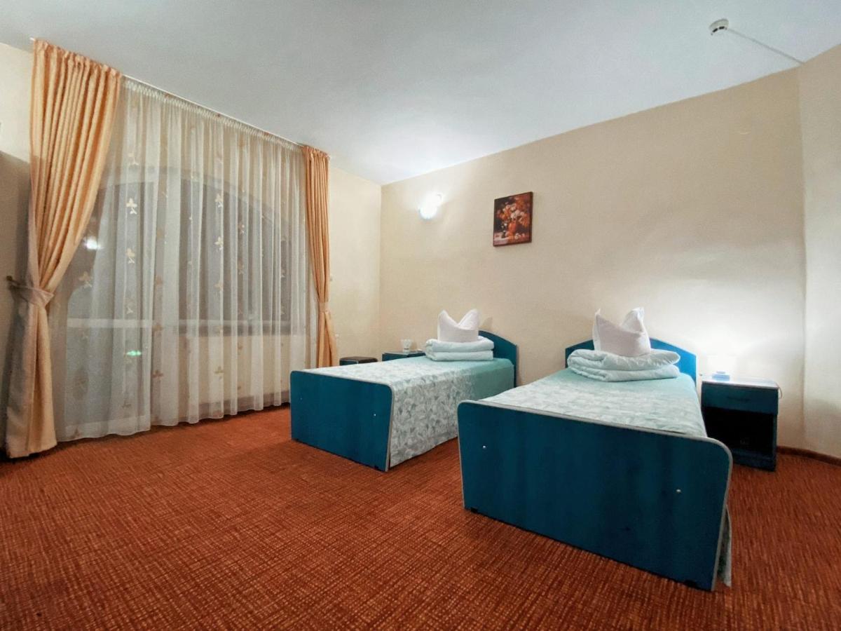 Hotel Belvedere Piatra Neamţ Exterior foto