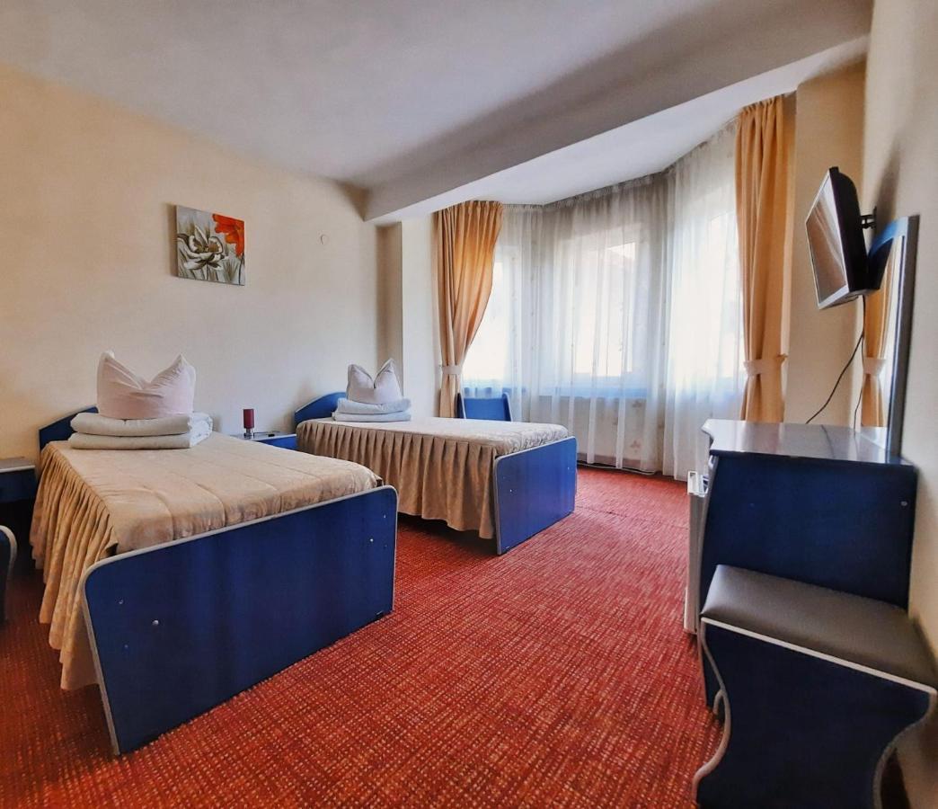 Hotel Belvedere Piatra Neamţ Exterior foto