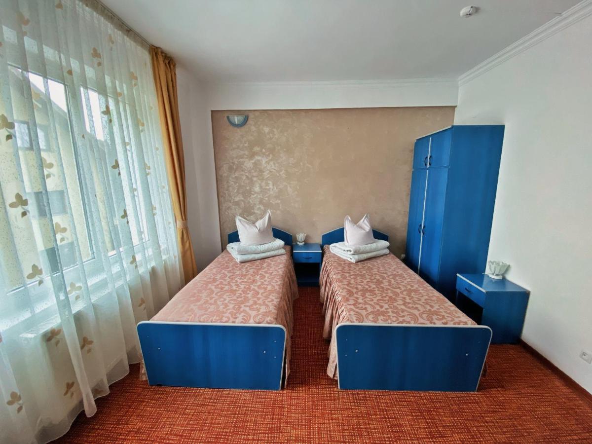 Hotel Belvedere Piatra Neamţ Exterior foto