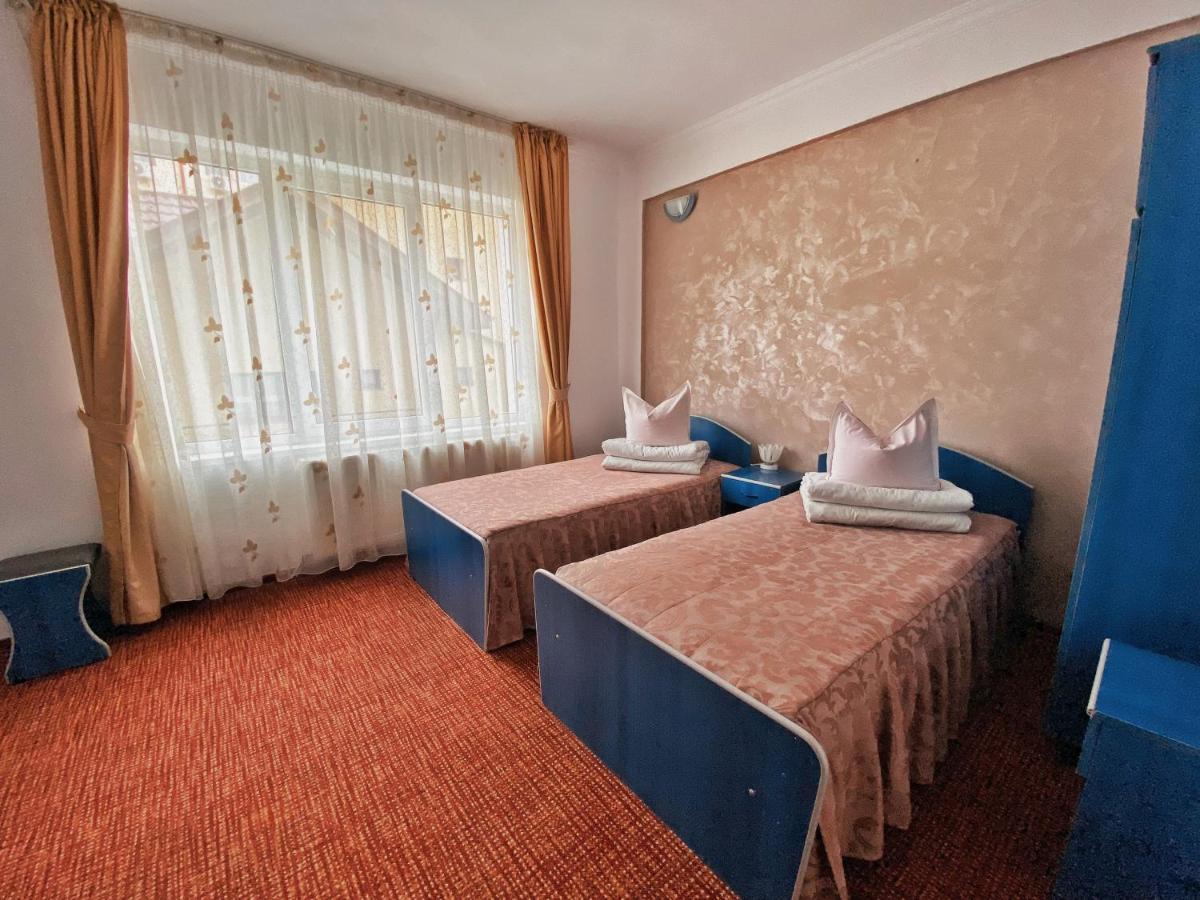 Hotel Belvedere Piatra Neamţ Exterior foto