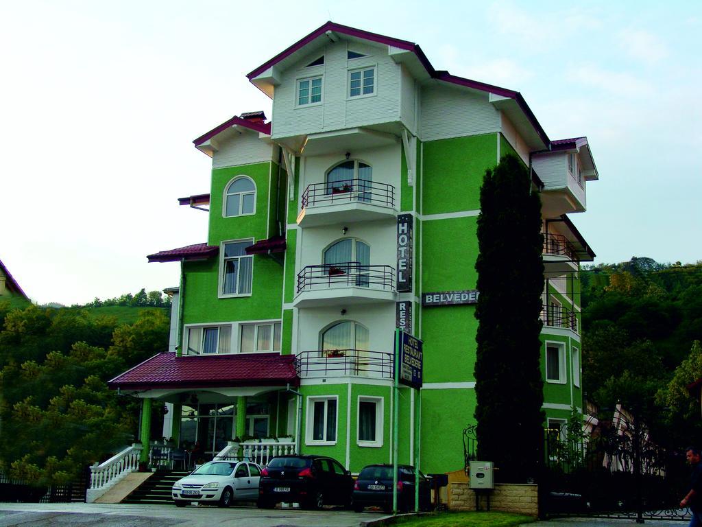 Hotel Belvedere Piatra Neamţ Exterior foto