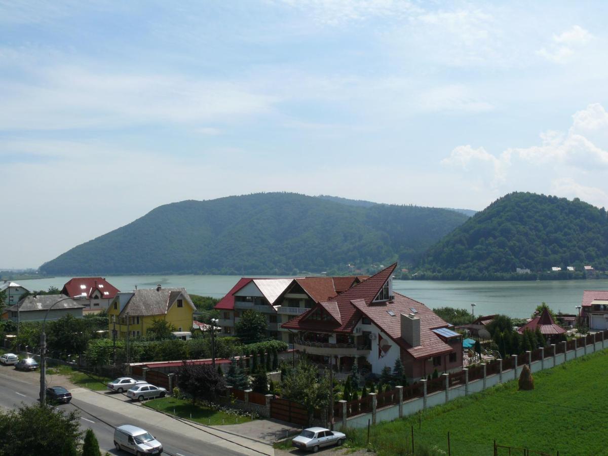 Hotel Belvedere Piatra Neamţ Cameră foto